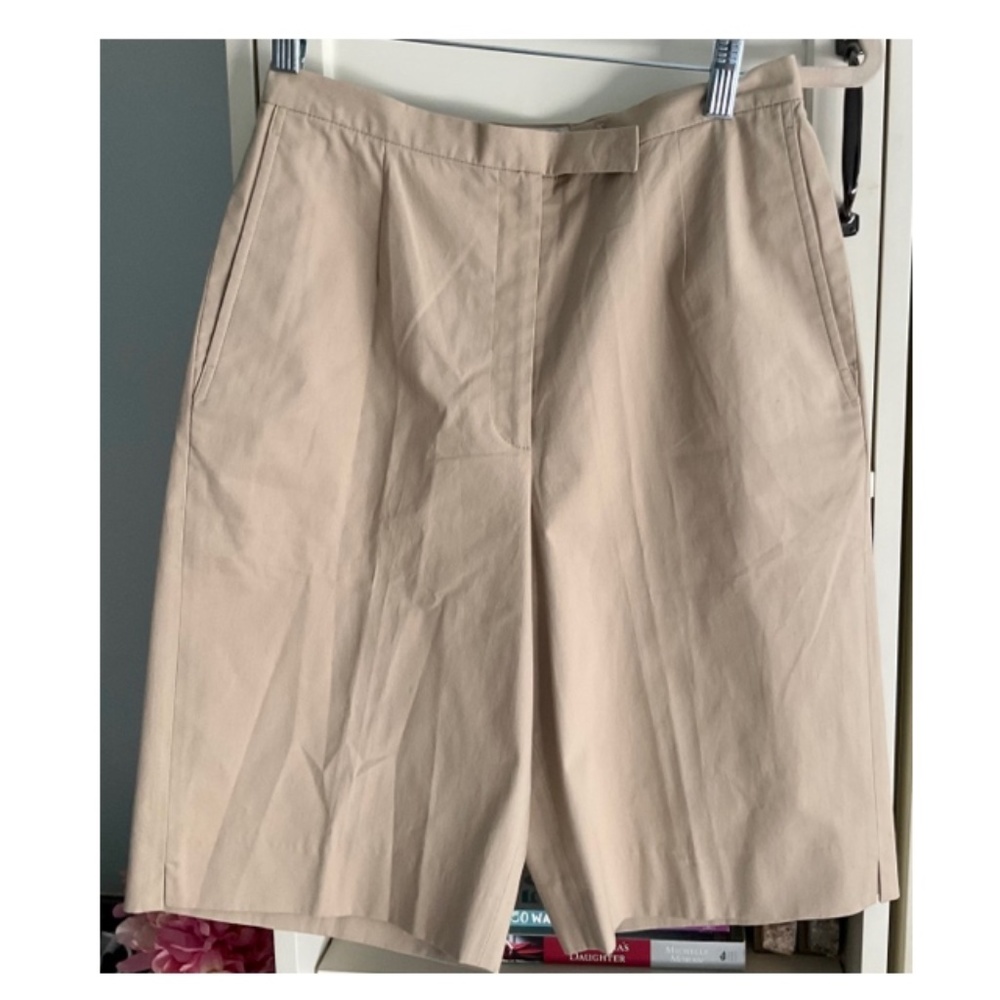 TALBOTS BERMUDA SHORTS. Size 8. MADE IN ITALY. NEW WITH TAG.
